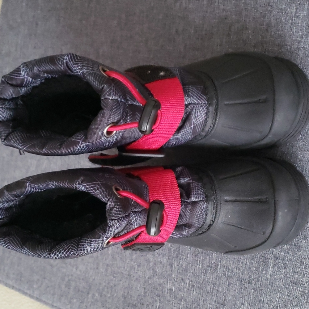 Snow boots
